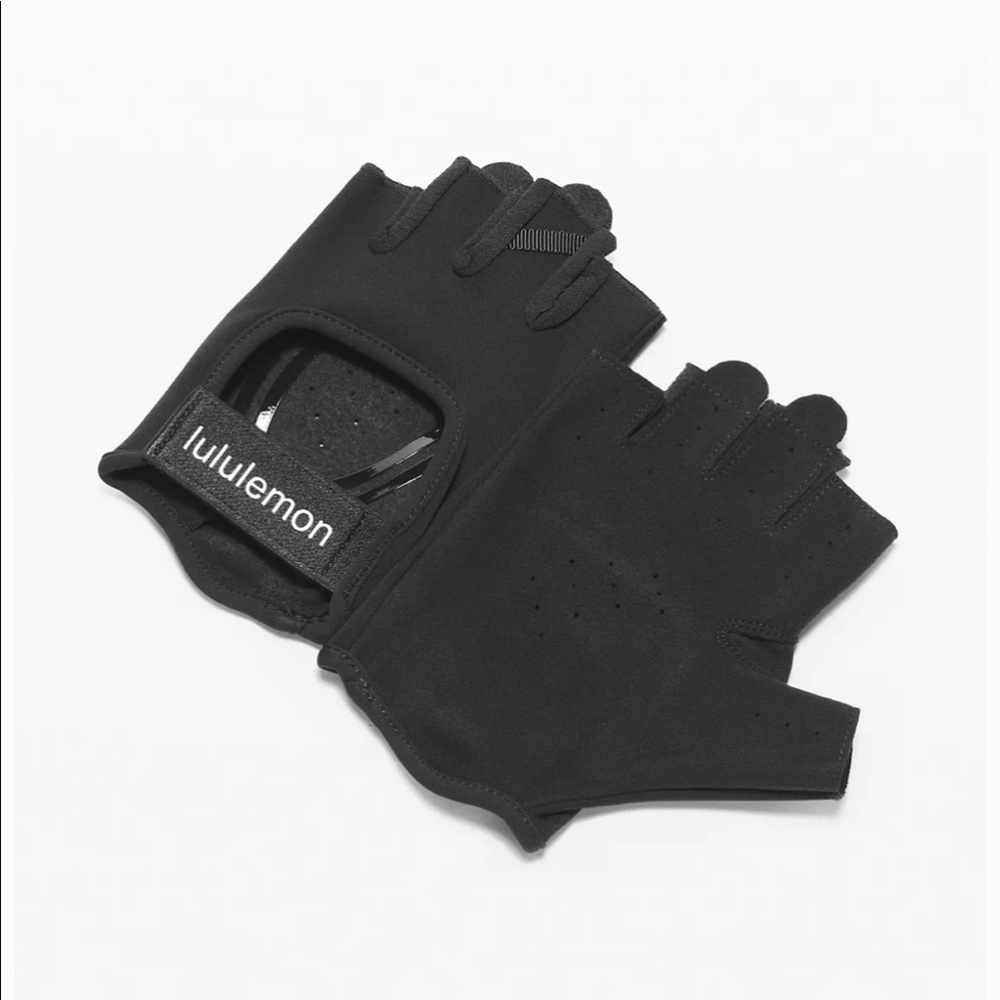 NWT lululemon training gloves M/L